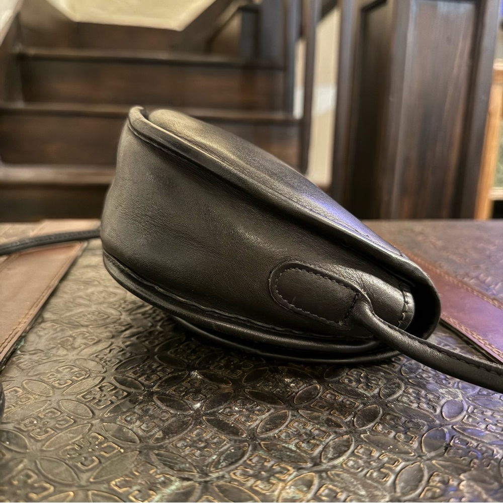 COACH Genuine Vintage Casey Black Leather Crossbody Bag - Picture 8 of 16